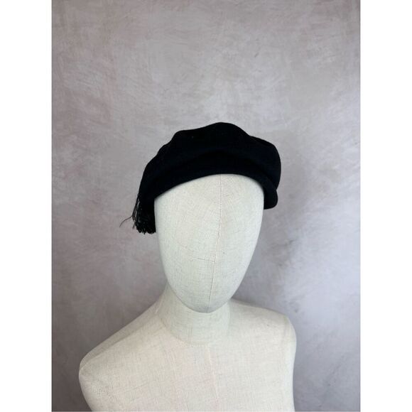 Vintage Mod Black Beret Hat with Tassel - Picture 4 of 5